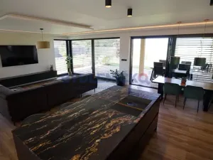 Prodej rodinného domu, Dynín, 219 m2