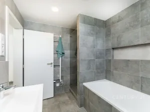 Prodej bytu 3+kk, Praha, 66 m2