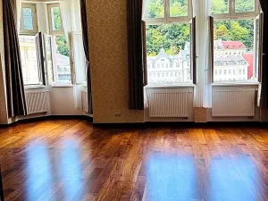 Prodej bytu 2+1, Karlovy Vary, Divadelní náměstí, 90 m2