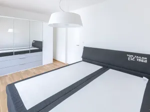 Pronájem bytu 2+kk, Praha - Karlín, Pernerova, 60 m2