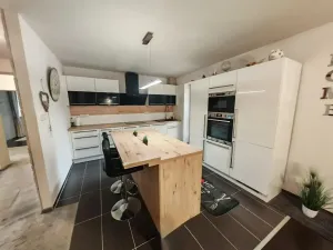 Prodej rodinného domu, Neumětely, V Chaloupkách, 230 m2