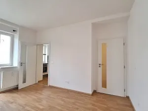 Pronájem bytu 2+1, Praha - Smíchov, Podbělohorská, 42 m2