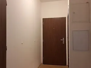 Pronájem bytu 1+kk, Praha - Strašnice, Černokostelecká, 33 m2