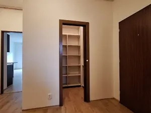 Pronájem bytu 2+kk, Praha - Strašnice, Černokostelecká, 47 m2