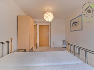 Pronájem bytu 2+1, Praha - Staré Město, Betlémské náměstí, 75 m2