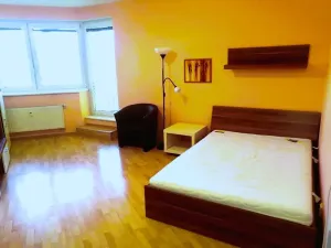 Prodej bytu 1+kk, Praha - Vysočany, Novovysočanská, 34 m2