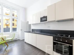 Prodej bytu 2+kk, Praha - Staré Město, Bílkova, 44 m2