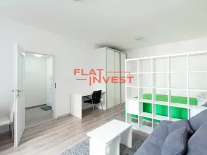 Pronájem bytu 1+kk, Praha - Holešovice, Tusarova, 30 m2