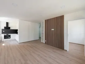 Prodej bytu 2+1, Praha - Lhotka, Zálesí, 42 m2