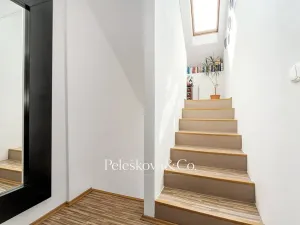 Prodej vícegeneračního domu, Praha - Štěrboholy, Pod areálem, 333 m2
