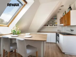 Prodej vícegeneračního domu, Praha - Vokovice, Půlkruhová, 385 m2