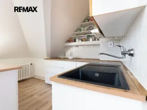 Prodej vícegeneračního domu, Praha - Vokovice, Půlkruhová, 385 m2