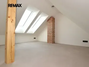 Pronájem atypického bytu, Plzeň, Slovanská, 73 m2