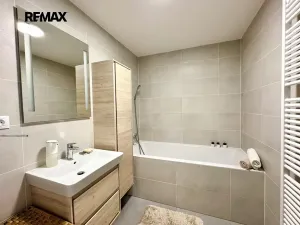 Pronájem bytu 3+kk, Praha - Libeň, Na sypkém, 70 m2
