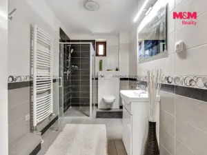 Prodej rodinného domu, Neumětely, V Chaloupkách, 210 m2