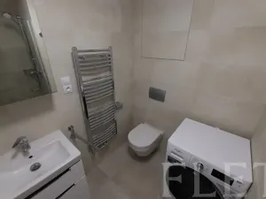Pronájem bytu 1+kk, Praha - Holešovice, V háji, 30 m2