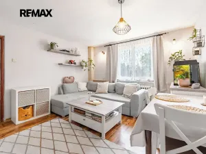 Prodej vícegeneračního domu, Praha - Pitkovice, Žampiónová, 200 m2