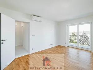 Pronájem vily, Praha - Komořany, Pod lesem, 770 m2