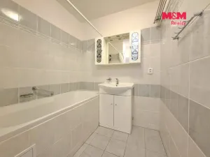 Pronájem bytu 4+1, Klášterec nad Ohří - Miřetice u Klášterce nad Ohří, 17. listopadu, 74 m2