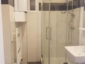 Pronájem bytu 1+1, Praha - Holešovice, Bubenské nábřeží, 40 m2