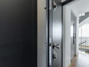 Pronájem bytu 2+kk, Praha - Prosek, Vysočanská, 45 m2