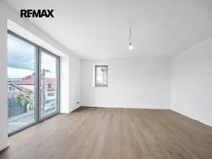 Prodej bytu 3+kk, Moravany, Květná, 103 m2