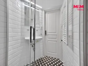 Prodej bytu 1+kk, Praha - Holešovice, U parního mlýna, 30 m2