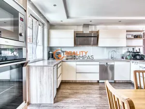 Prodej rodinného domu, Hovorany, 220 m2