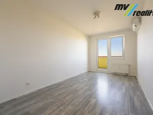 Prodej bytu 3+1, Milovice, Topolová, 77 m2