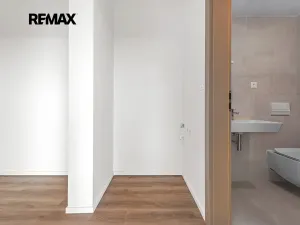 Prodej bytu 2+kk, Praha - Černý Most, Arnošta Valenty, 49 m2