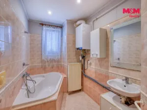Prodej bytu 2+1, Karlovy Vary - Bohatice, Na Výšině, 45 m2