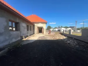 Prodej rodinného domu, Lkáň, 230 m2