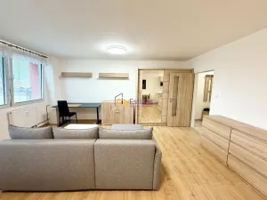 Pronájem bytu 1+kk, Praha - Bohnice, Poznaňská, 45 m2