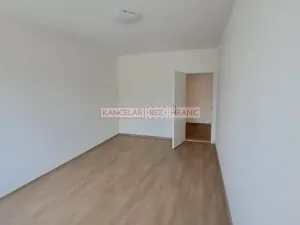 Pronájem pokoje, Zlín, Osvoboditelů, 80 m2