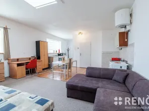 Pronájem bytu 1+kk, Moravany, Vnitřní, 42 m2