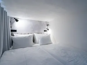 Prodej bytu 1+kk, Praha - Karlín, Prvního pluku, 21 m2