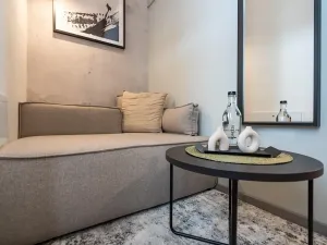 Prodej bytu 1+kk, Praha - Karlín, Prvního pluku, 21 m2
