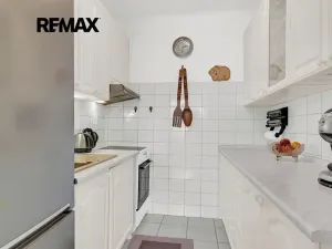 Prodej bytu 2+kk, Praha - Horní Měcholupy, Neapolská, 43 m2