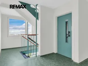 Prodej bytu 2+kk, Praha - Horní Měcholupy, Neapolská, 43 m2