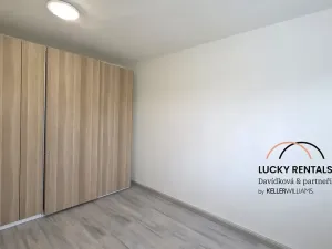 Pronájem bytu 2+kk, Průhonice, U Křížku, 44 m2