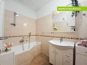 Pronájem bytu 2+1, Vsetín, Ohrada, 58 m2