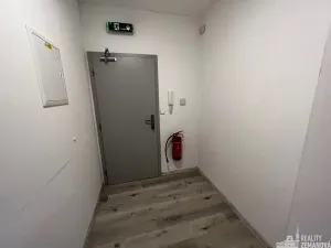 Pronájem bytu 1+kk, Praha - Malá Chuchle, Paroplavební, 22 m2