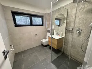 Pronájem bytu 2+kk, Jesenice, Hlavní, 47 m2