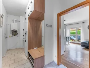 Prodej bytu 2+kk, Praha - Újezd nad Lesy, Velebného, 56 m2