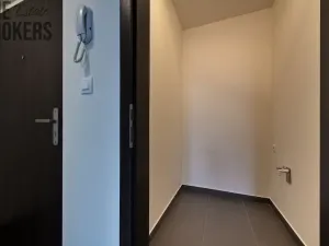 Pronájem bytu 1+kk, Praha - Karlín, U Mlýnského kanálu, 37 m2