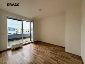 Pronájem bytu 2+kk, Praha - Uhříněves, Oty Bubeníčka, 45 m2