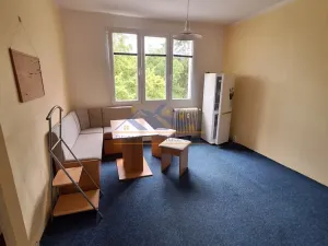 Pronájem bytu 2+kk, Klatovy, Pod Hůrkou, 37 m2