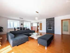 Prodej rodinného domu, Lísek, 252 m2