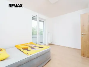 Prodej bytu 2+kk, Jince, Zborovská, 45 m2