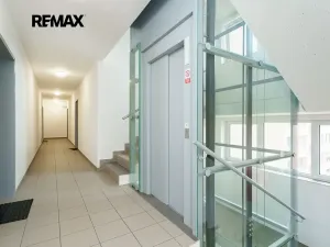 Prodej bytu 2+kk, Jince, Zborovská, 45 m2